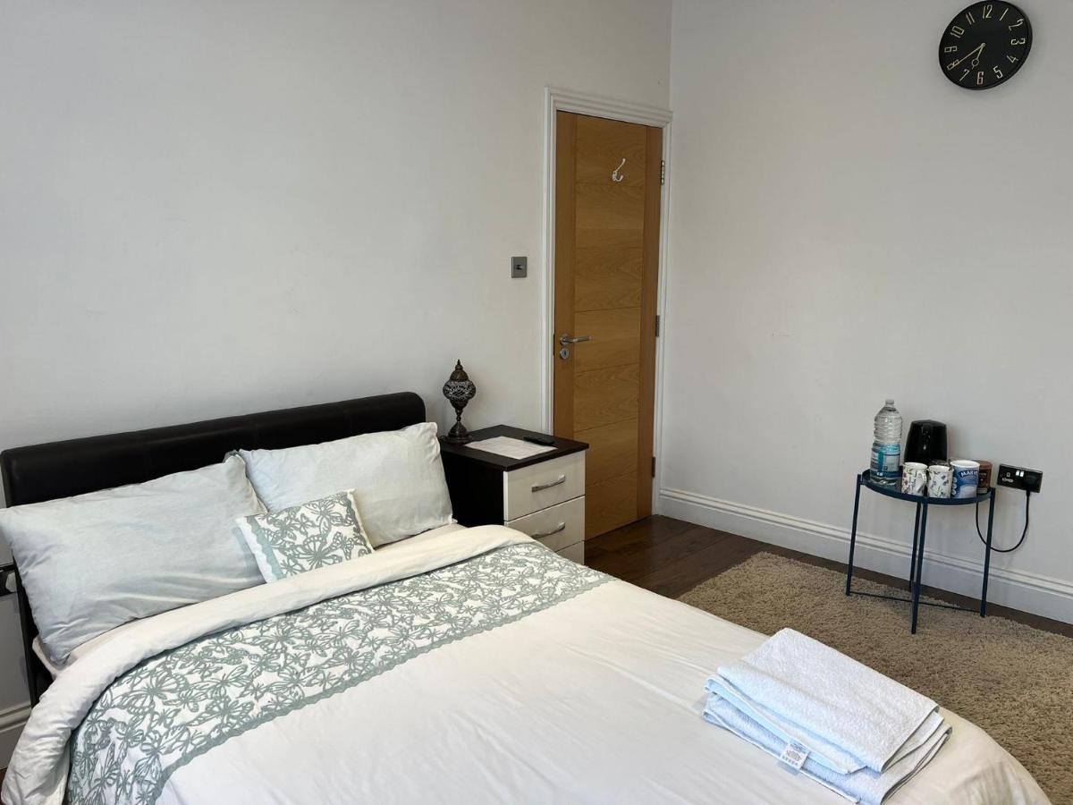 Deluxe Homestay Near Tottenham Hotspur Stadium London Bagian luar foto