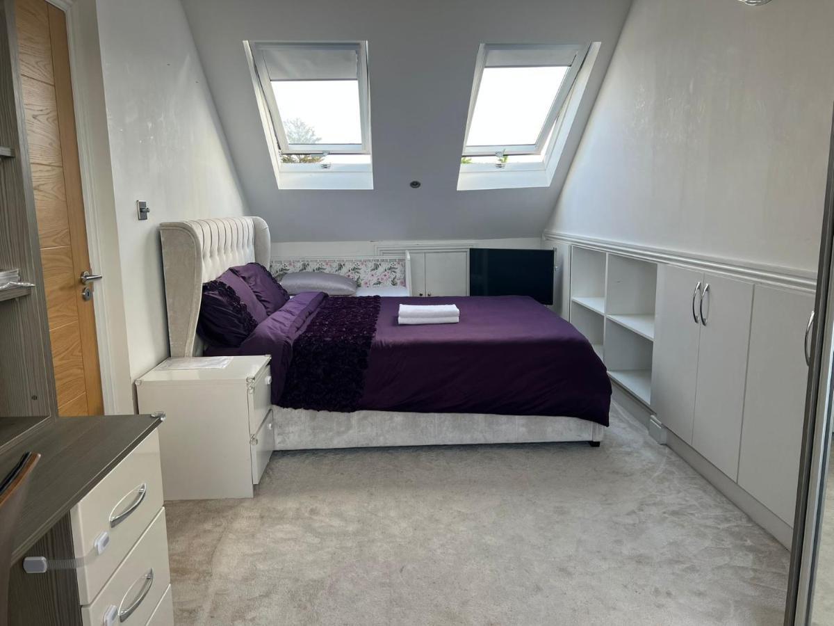 Deluxe Homestay Near Tottenham Hotspur Stadium London Bagian luar foto