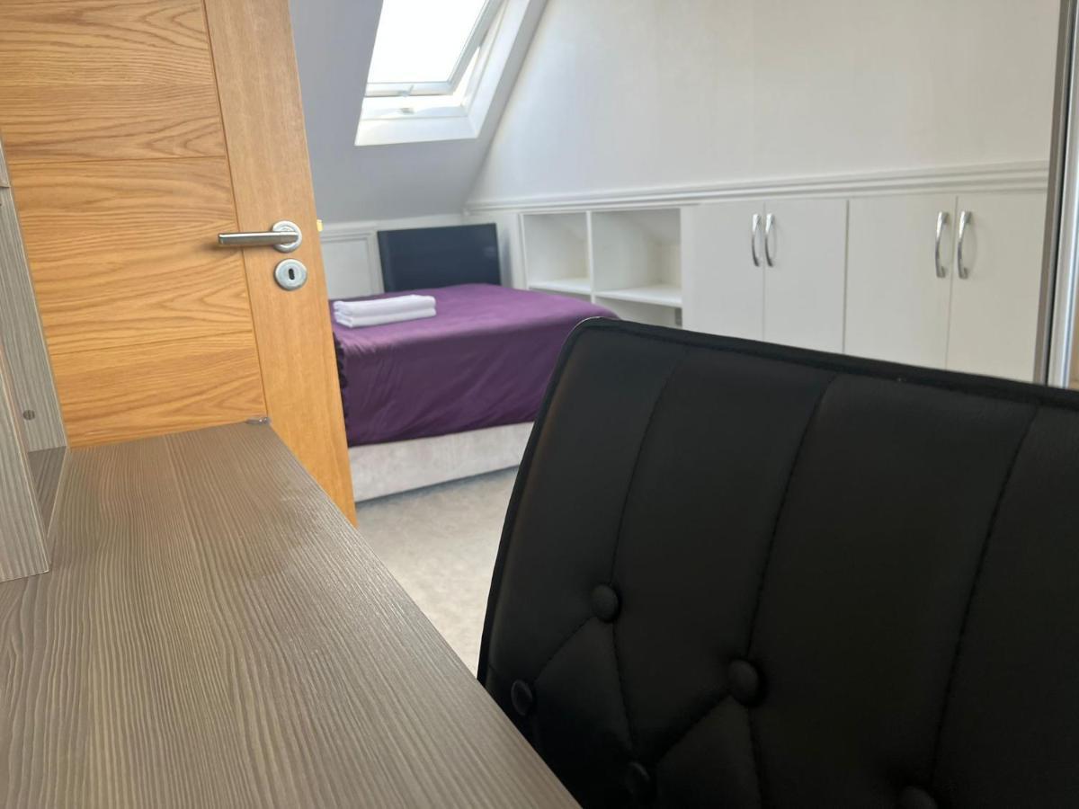 Deluxe Homestay Near Tottenham Hotspur Stadium London Bagian luar foto